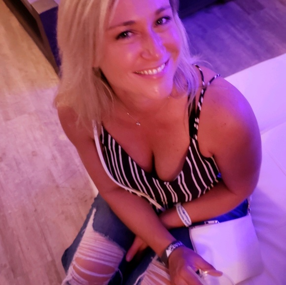 Meet your Posher, Mishelle - Picture 1 of 1